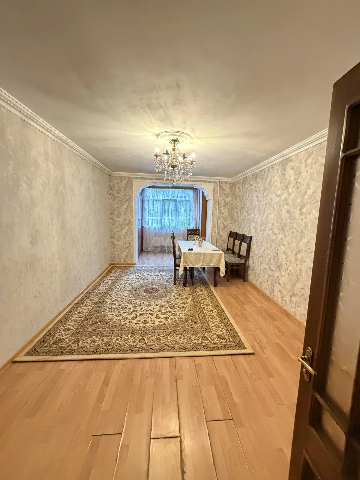 3 otaqlı tam təmirli mənzil satılır 8-ci kilometr qəsəbəsində — Bakı
