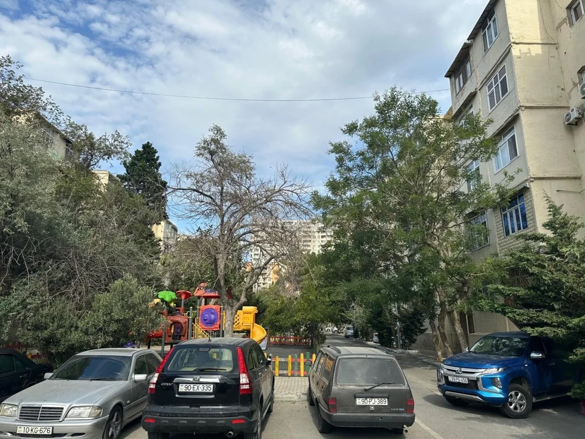 3 otaqlı orta təmirli mənzil satılır Həzi Aslanov qəsəbəsində — Mənzil, Bakı (8)