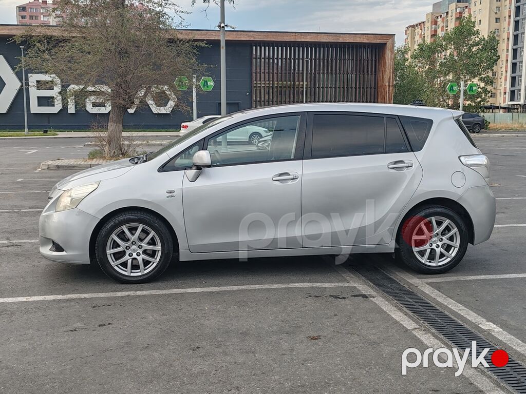 Toyota Verso: 2.2 l 2009 il Van/Minivan 90-NP-022 — Avtomobillər, Bakı (8)