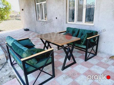 Yeni, Kvadrat masa, Açılmayan, Skameykalar ilə, Azərbaycan — Bakı