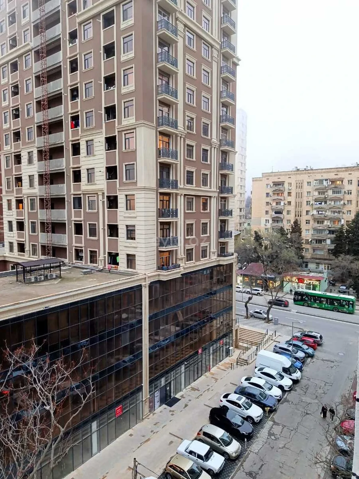 Kirayə 2 otaqlı mənzil Gənclik metrosu yaxınlığında — Mənzil, Bakı (8)