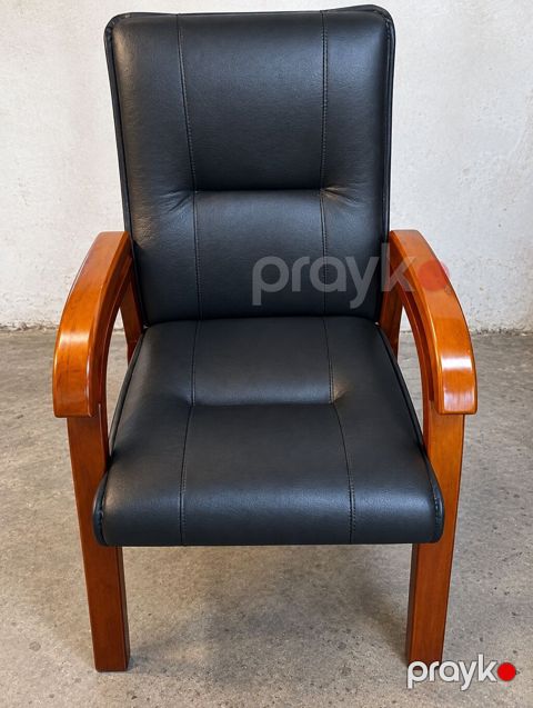 Qara dəri oturacaq və arxalığa sahib taxta kreslo - Material: hamar — Bakı