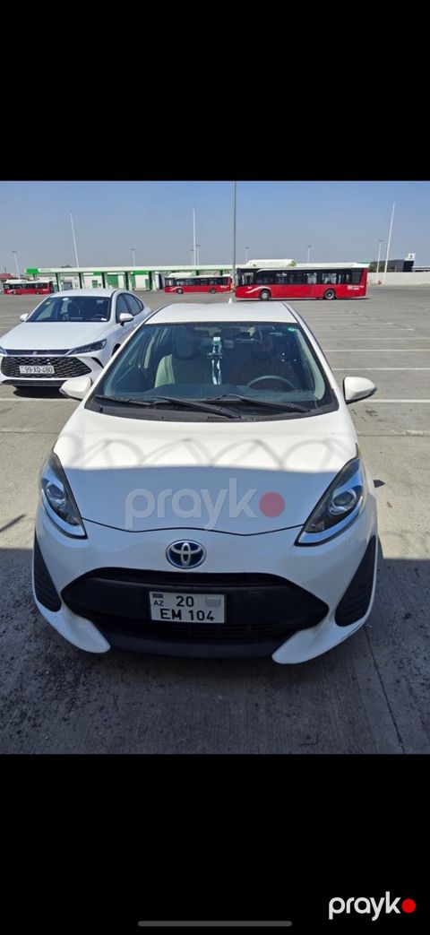 Toyota Aqua icarəsi — Bakı