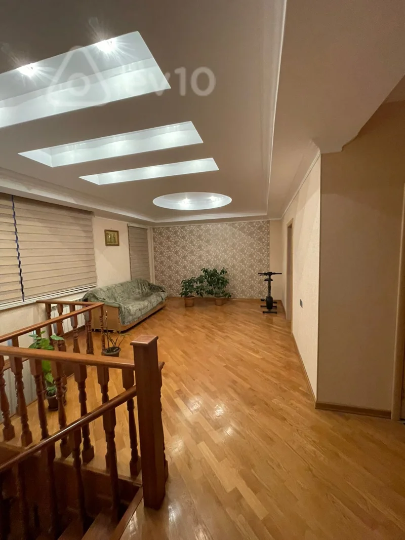 6 otaqlı mənzil, 300 m², Ənvər Hüseynov — Bakı