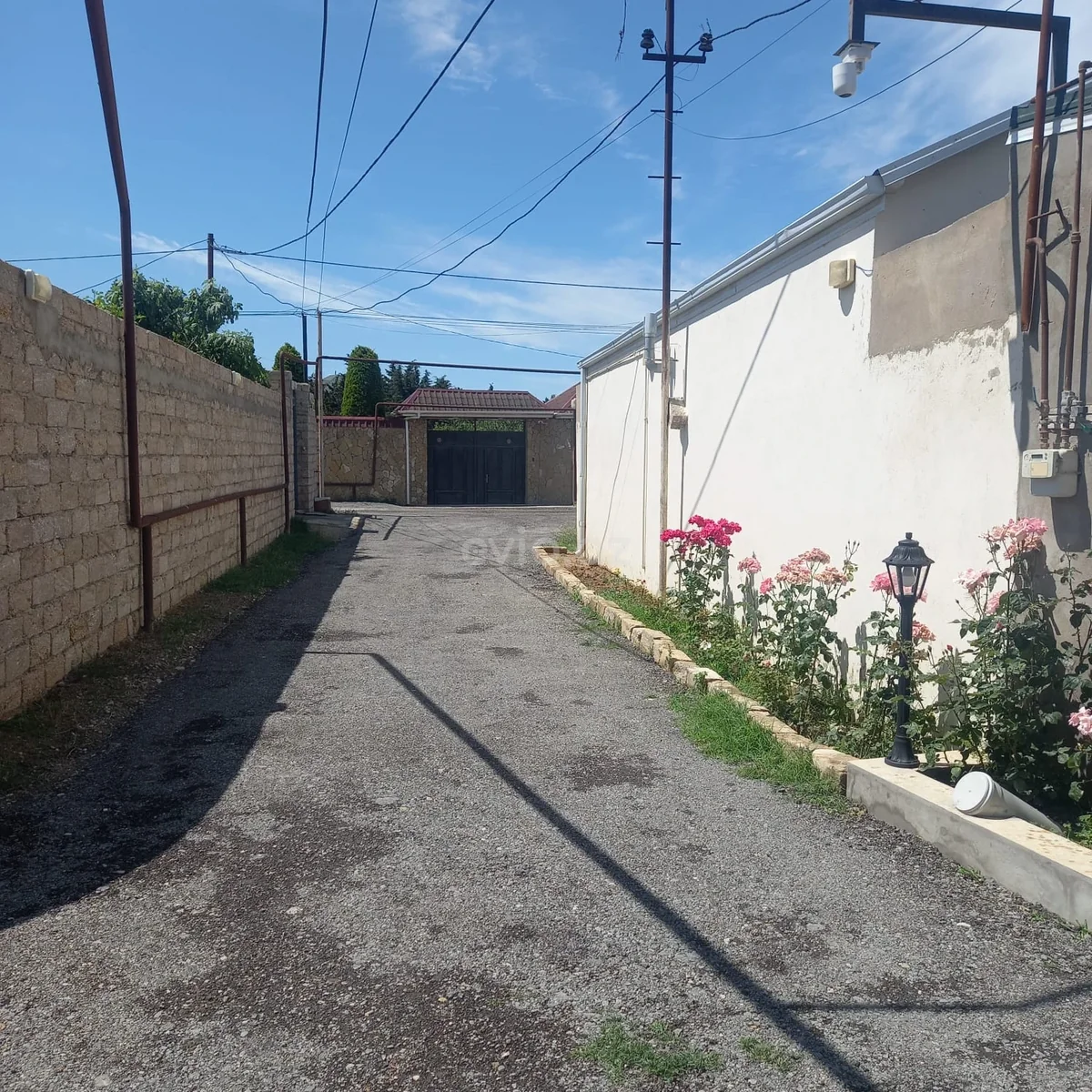 3 otaqlı həyət evi satılır Albalılıq qəsəbəsində — Bakı