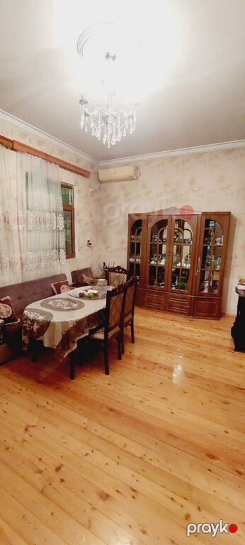 Həyət evi, Səbail r — Bakı