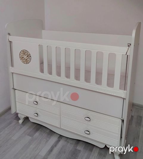 Oğlan və qız üçün, İşlənmiş, Dördbucaq, Beşik, Dəstsiz, Matras ilə, Yellənmə mexanizmi ilə — Şabran