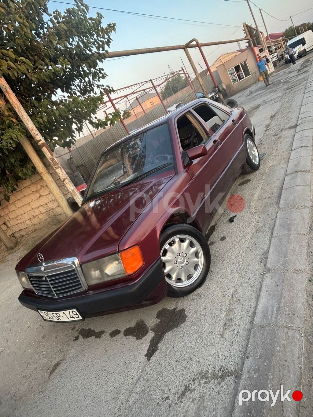 Mercedes-Benz 190 (W201) sedan - Kuzov: 4 qapılı sedan, tünd bordo — Avtomobillər, Bakı (5)