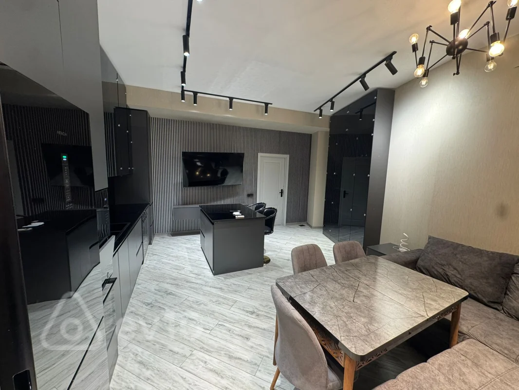 3 otaqlı mənzil, 100 m², Xaqani Rustamov — kirayə — Mənzil, Bakı (3)