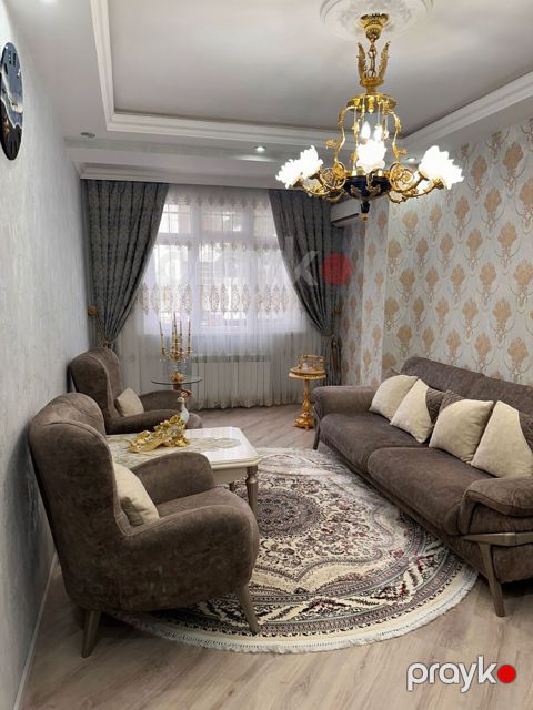 Satılır 3 otaqlı köhnə tikili 120 m² — Bakı