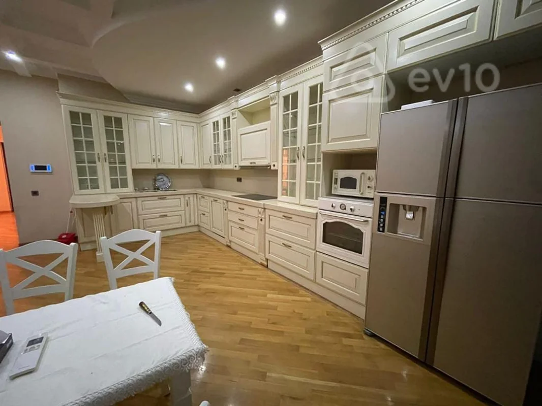 3 otaqlı mənzil, 200 m², Afiyəddin Cəlilov 26 — kirayə — Mənzil, Bakı (9)