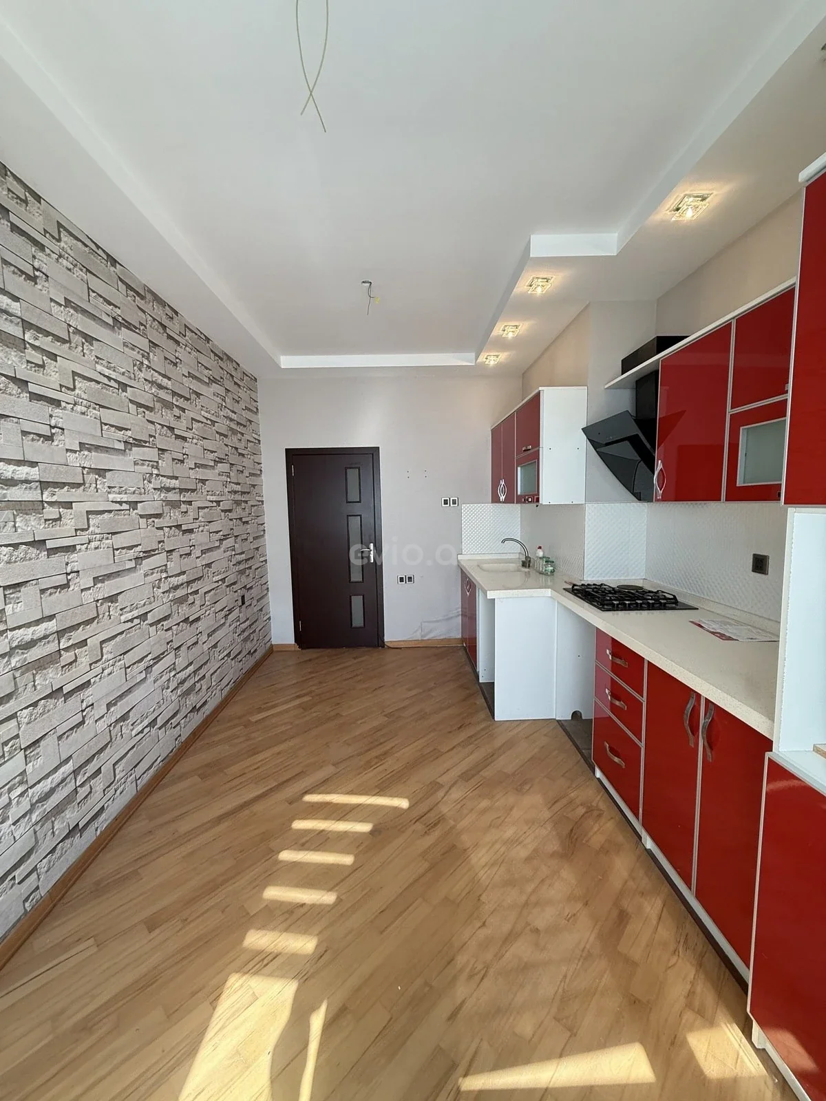 3 otaqlı tam təmirli mənzil satılır Köhnə Günəşli qəsəbəsində — Mənzil, Bakı (9)