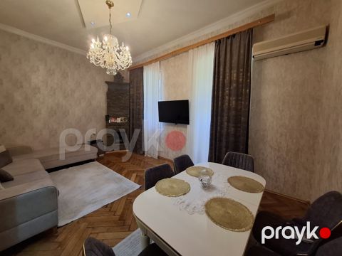 Satılır 3 otaqlı köhnə tikili 130 m² — Bakı