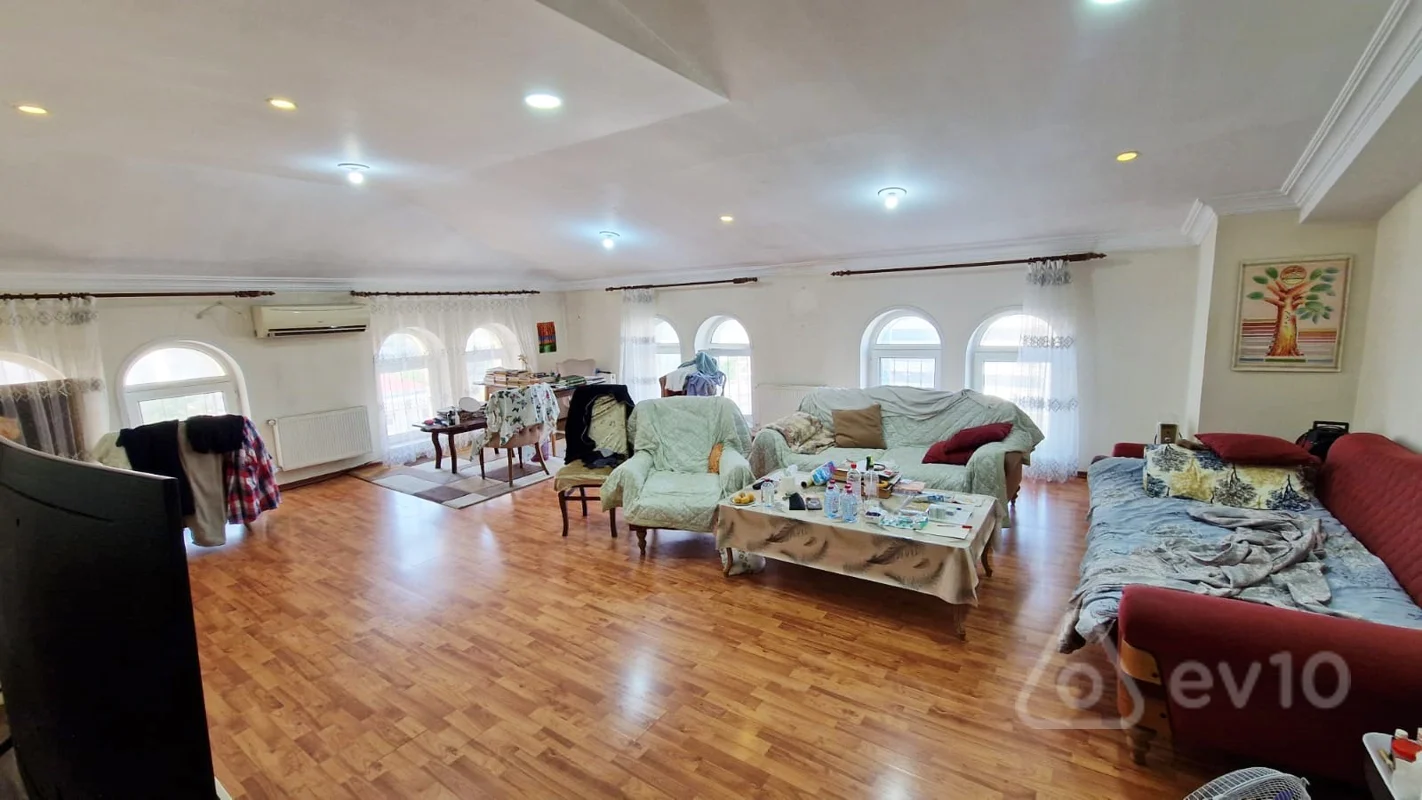4 otaqlı mənzil, 180 m², Salatin Əsgərova — Bakı