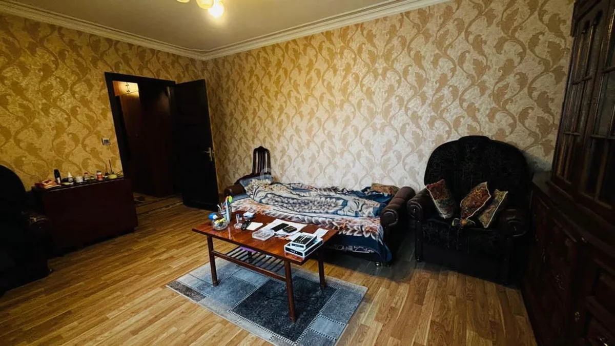 3 otaqlı orta təmirli mənzil satılır Xətai rayonunda — Mənzil, Bakı (2)