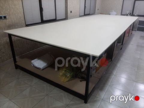 Dərzi kəsim masası satılır. Ölçüsü 5.45×2 m. Dəmir profildən yığılıb — Sumqayıt