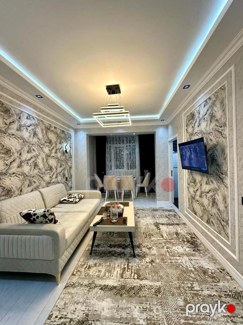 Satılır 2 otaqlı köhnə tikili 60 m² — Bakı