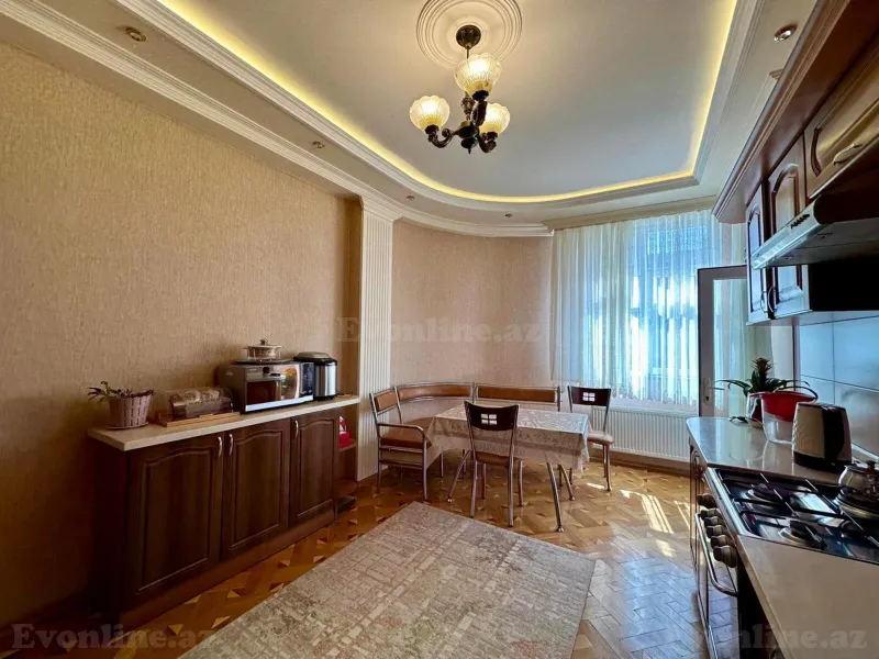 Satılır 3 otaqlı Mənzil Yeni tikili 140 m² Bakı, Yasamal r., İnşaatçılar m., Yasamal — Mənzil, Bakı (4)