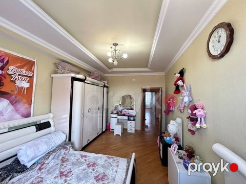 Satılır 4 otaqlı yeni tikili 150 m² — Bakı