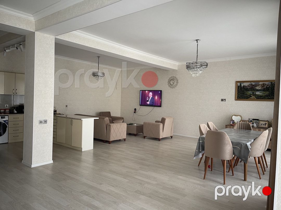 Satılır 4 otaqlı həyət evi/bağ evi 200 m² — Ev, villa, Bakı (3)