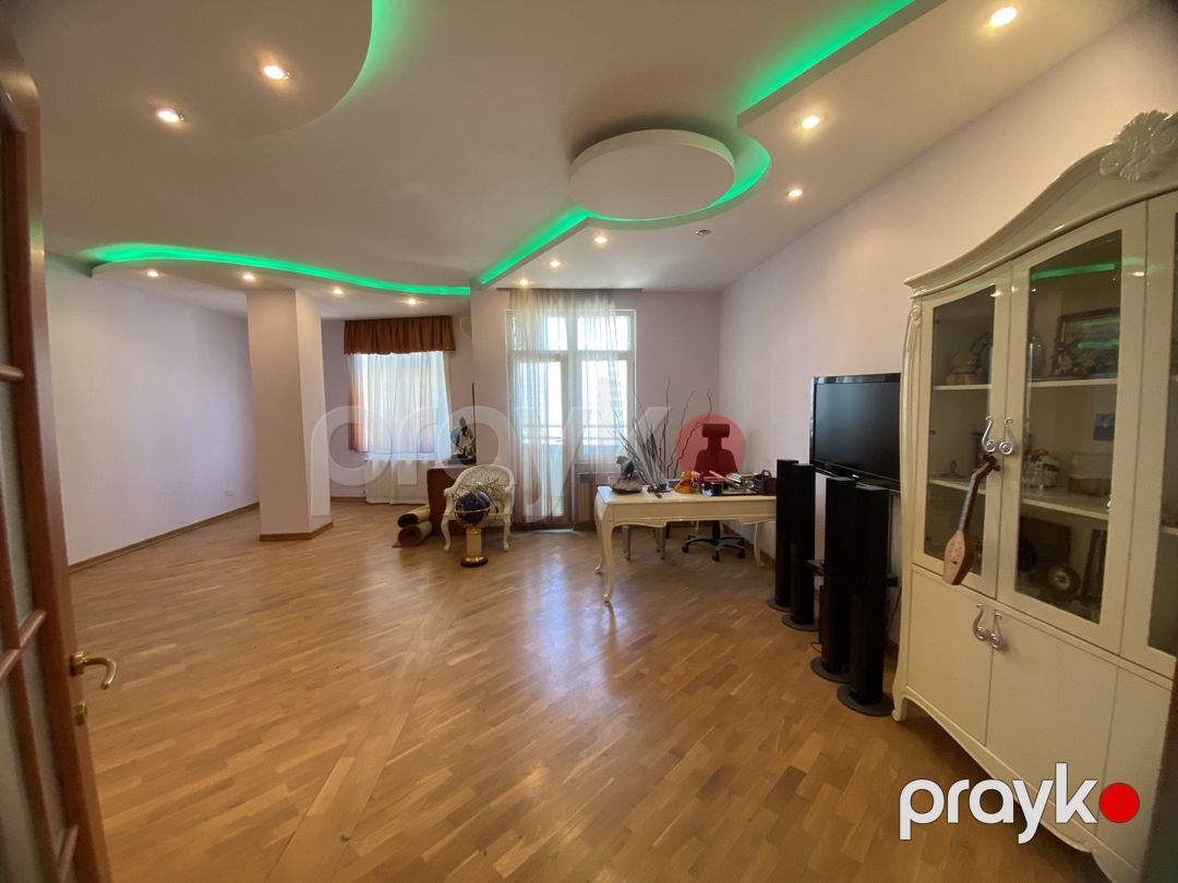 Satılır 4 otaqlı yeni tikili 200 m² — Mənzil, Bakı (5)