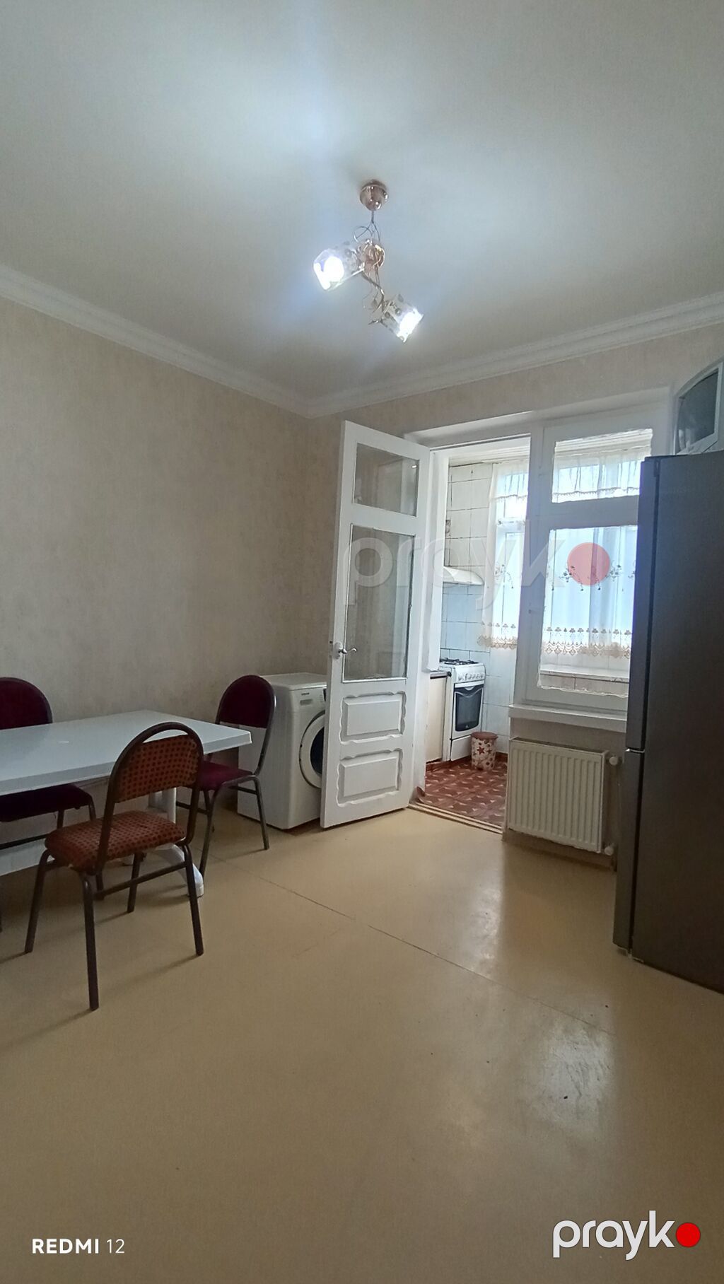 Vasitəçi Ancaq Ailə Şəkildəki Əşyalar Qalır — Mənzil, Bakı (8)