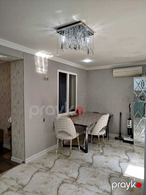 Satılır 2 otaqlı köhnə tikili 70 m² — Bakı