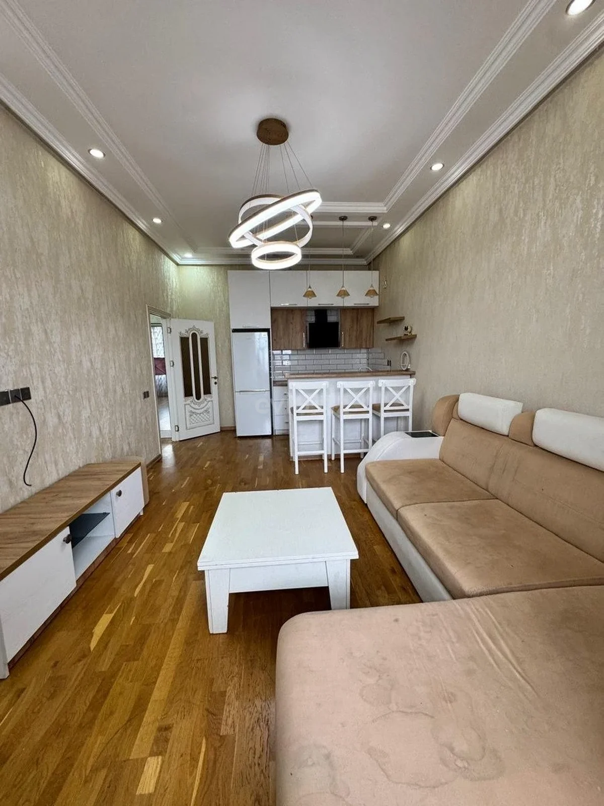 Kirayə 3 otaqlı mənzil Azadlıq prospekti metrosu yaxınlığında — Mənzil, Bakı (4)