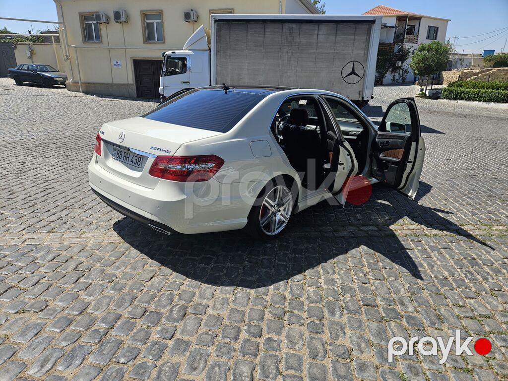 Mercedes-Benz E 300: 3 l 2009 il Sedan — Avtomobillər, Digah (3)