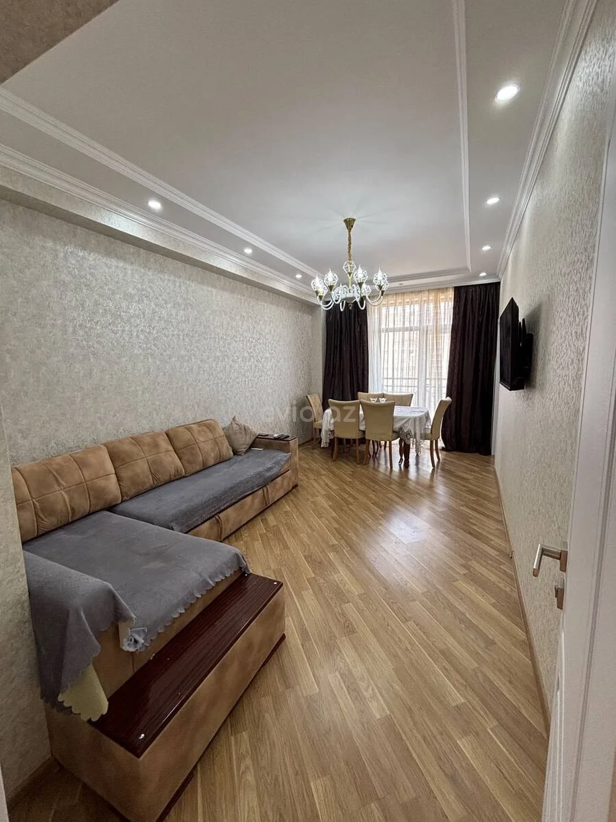 2 otaqlı tam təmirli mənzil satılır Yeni Günəşli qəsəbəsində — Bakı