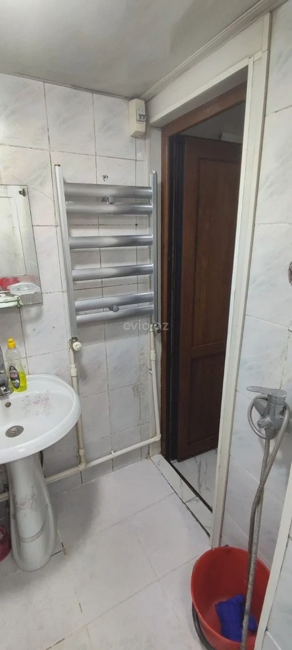 2 otaqlı orta təmirli mənzil satılır Nəsimi rayonunda — Mənzil, Bakı (9)