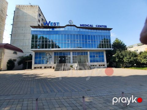 Satılır obyekt 811 m² — Gəncə