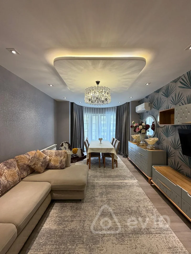 2 otaqlı mənzil, 100 m², Ənvər Hüseynov küç Abdulvahab Salamzadə küçəsi kəsişməsi — Bakı