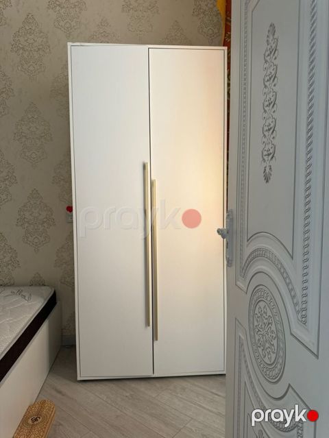 Minimalist dizaynda iki qapılı paltar şkafı - Rəng: ağ, mat səth — Digah