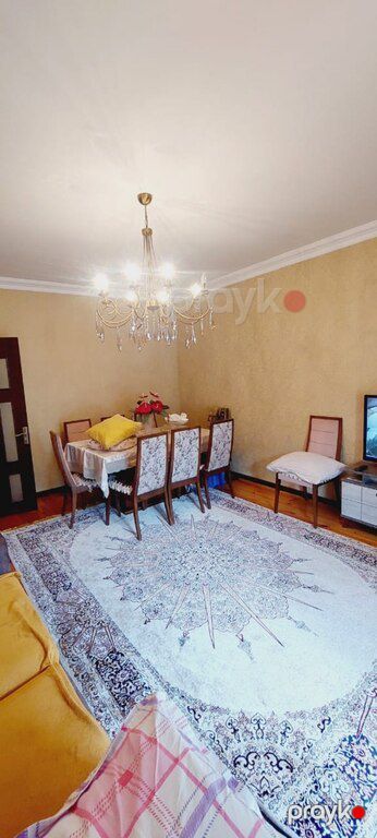 Həyət evi, Səbail r — Bakı
