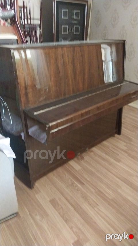 Şaquli pianino - Korpus: parlaq laklı tünd qəhvəyi/taxta teksturalı — Gəncə