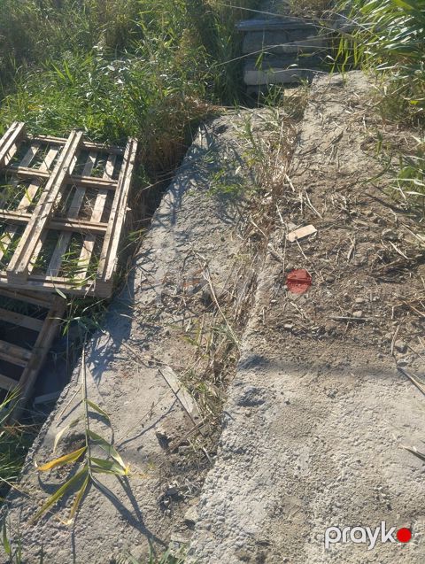 Beton plitələr - Material: ağırbeton - Ölçü: təxmini 600 sm uzunluq — Bakı