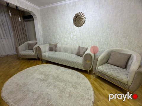 Mebel dəsti – 3 hissə: - 1 ədəd geniş divan - 2 ədəd kreslo Dizayn və — Digah