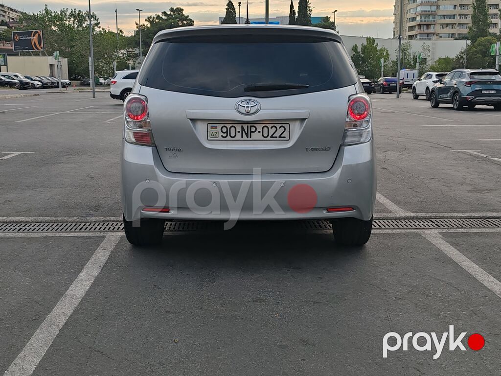 Toyota Verso: 2.2 l 2009 il Van/Minivan 90-NP-022 — Avtomobillər, Bakı (3)