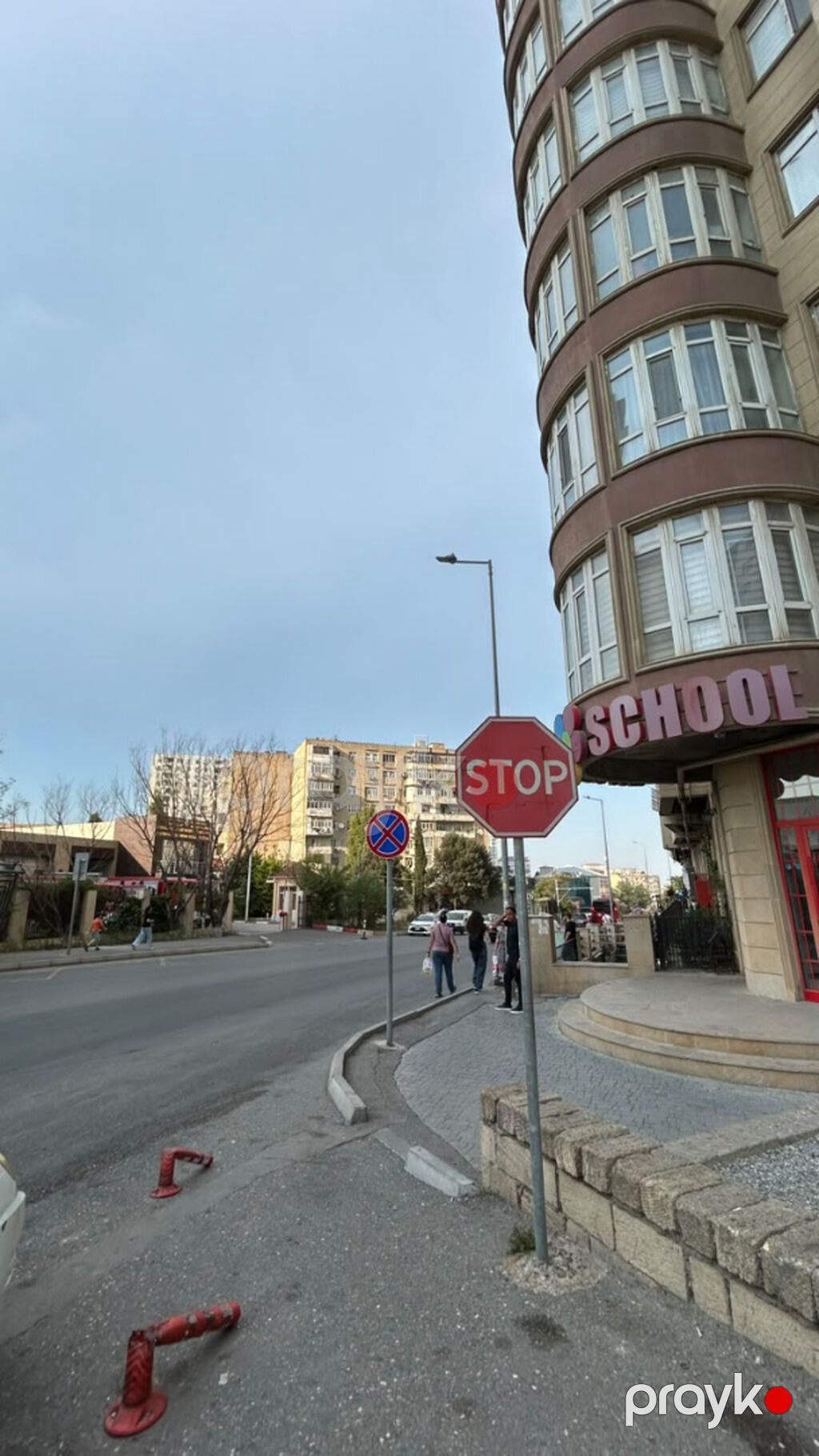 Yeni Yasamal Avrasiya Kollecinin tam yani, 77avtobusun son — Mənzil, Bakı (2)