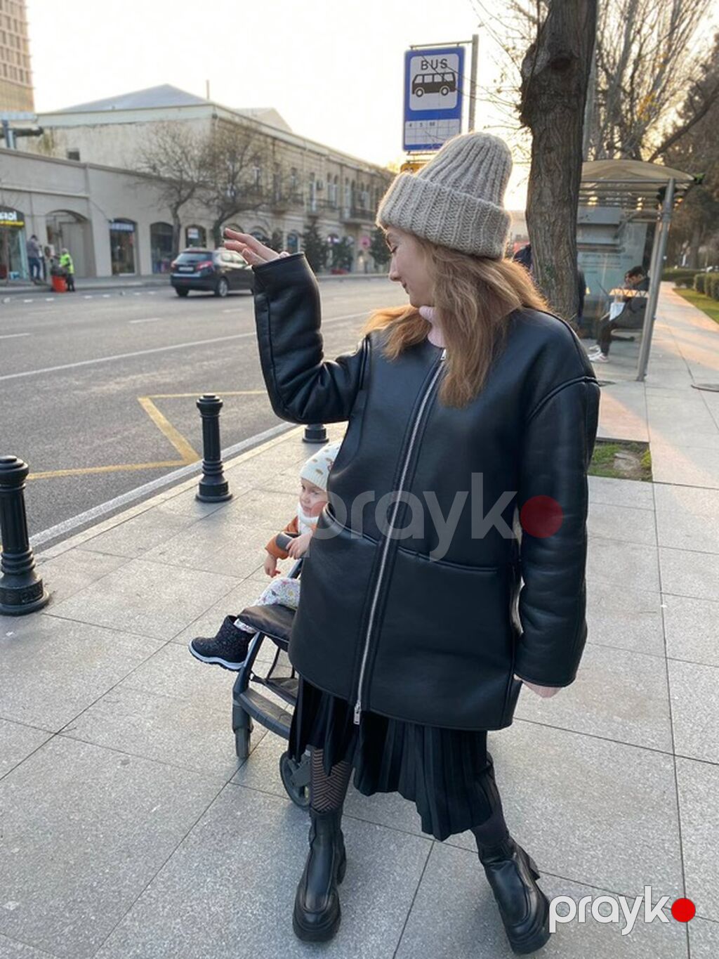 Удлинённая женская куртка Zara, размер S. Чёрная модель под кожу с — Palto, Bakı (4)