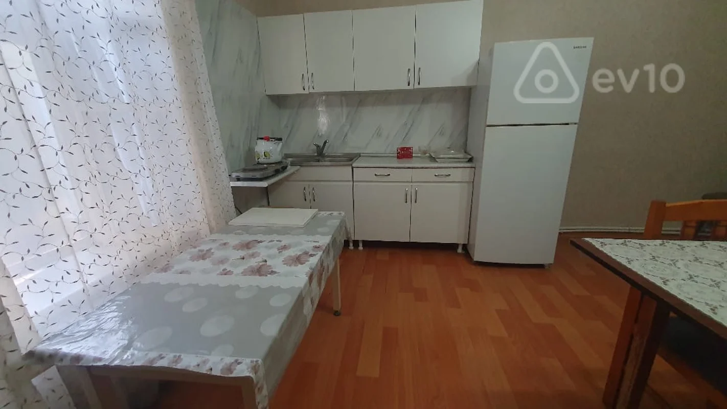 2 otaqlı həyət evi, 40 m², Nəsimi M — kirayə — Ev, villa, Bakı (5)