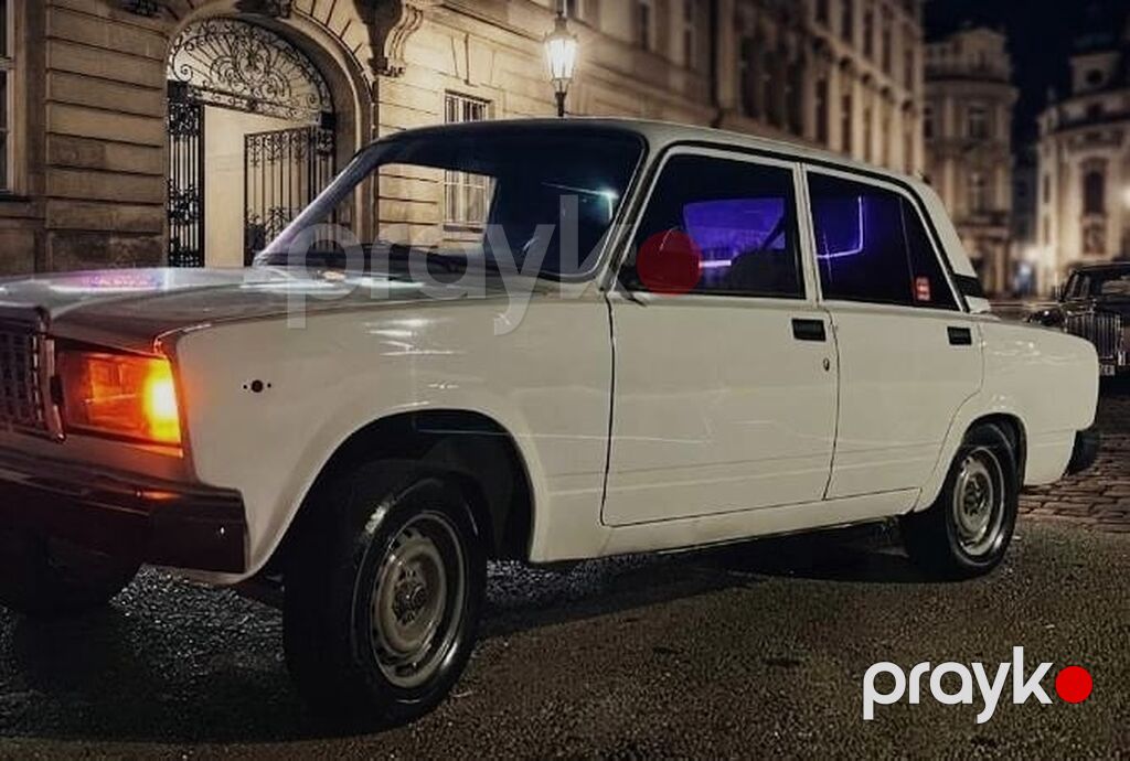 VAZ 2107, ağ rəng, sedan kuzov Xüsusiyyətlər: - Arxa ötürücülü — Avtomobillər, Bakı (2)