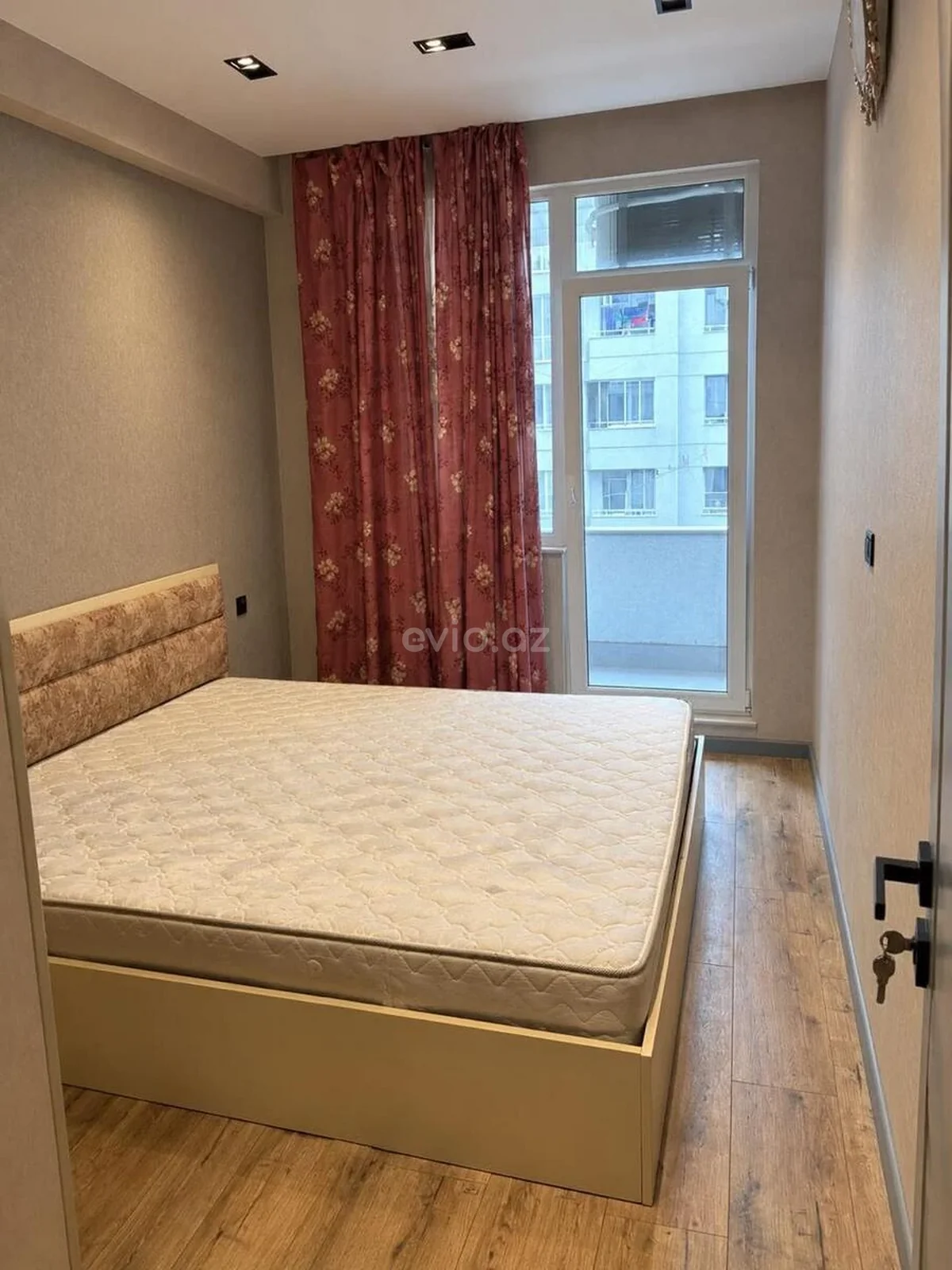 Kirayə 2 otaqlı mənzil 20 Yanvar metrosu yaxınlığında — Bakı