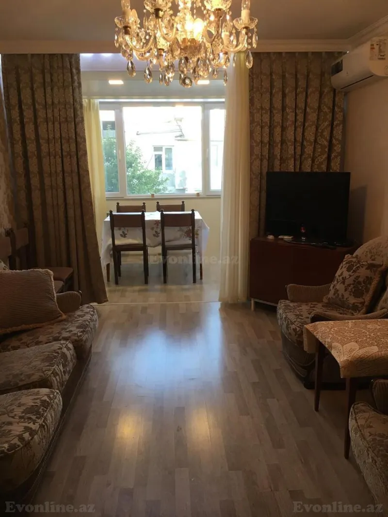 Satılır 2 otaqlı Mənzil Köhnə tikili 42 m² Bakı, Yasamal r., Elmlər Akademiyası m — Bakı