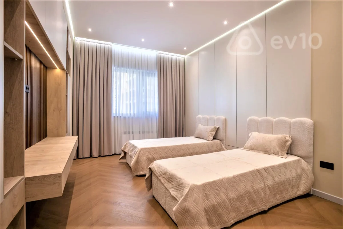 3 otaqlı mənzil, 160 m², Mərkəzi Bulvar küç — kirayə — Mənzil, Bakı (7)