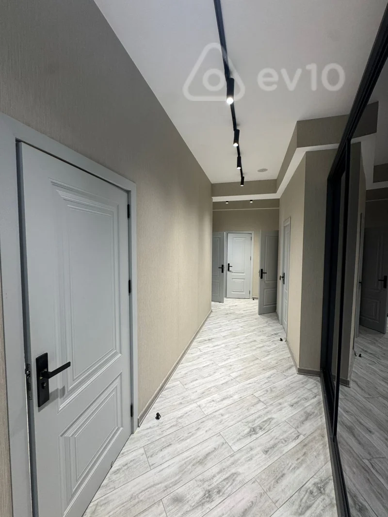 3 otaqlı mənzil, 100 m², Xaqani Rustamov — kirayə — Mənzil, Bakı (9)
