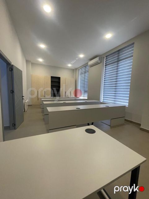 Satılır obyekt 340 m² — Bakı