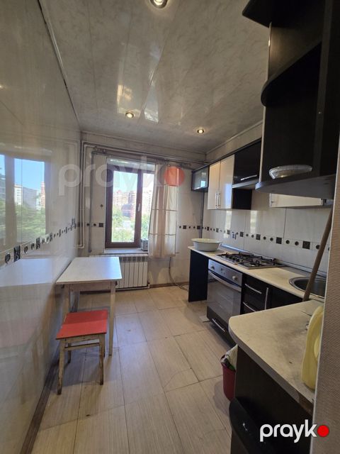 Satılır 3 otaqlı köhnə tikili 75 m² — Bakı