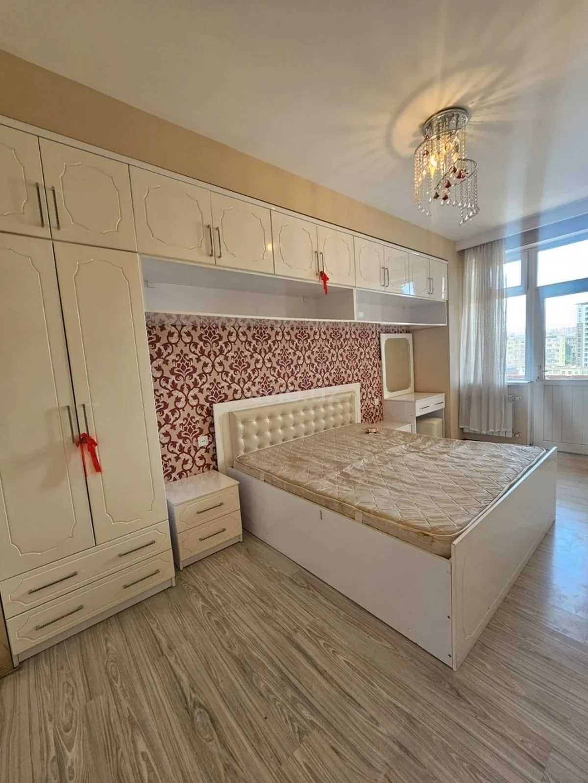 Kirayə 2 otaqlı mənzil Azadlıq prospekti metrosu yaxınlığında — Bakı